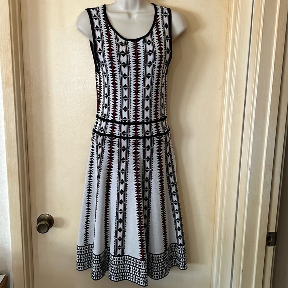 Vince Camuto tribal scuba knit sleeveless dress size XS